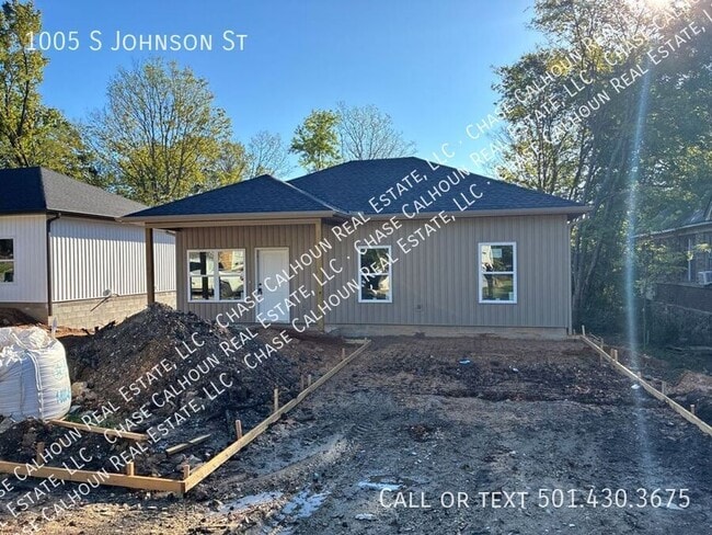 Primary Photo - 1005 Johnson St