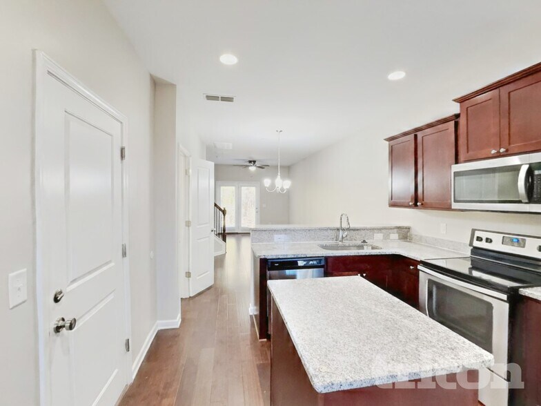 Building Photo - 133 Hickory Station Ln