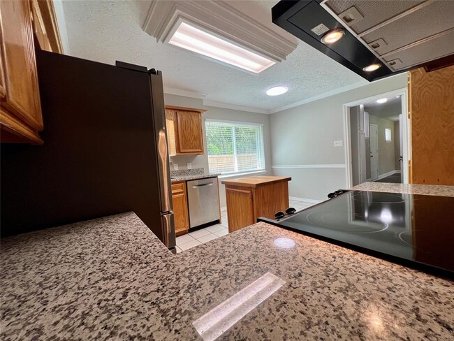 Building Photo - 17 N Linnwood Dr