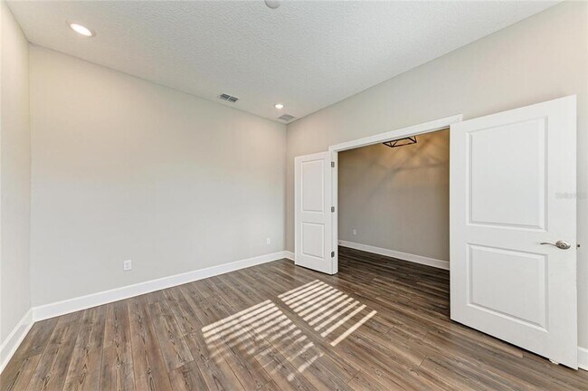 Building Photo - 13827 Green Hammock Pl