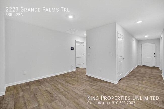 Building Photo - 2223 Grande Palms Trl