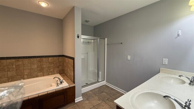Building Photo - 354 White Dogwood Cir