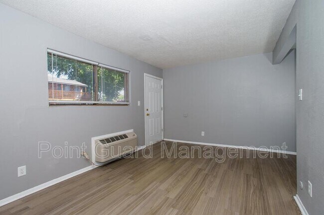 Building Photo - 808 N West St