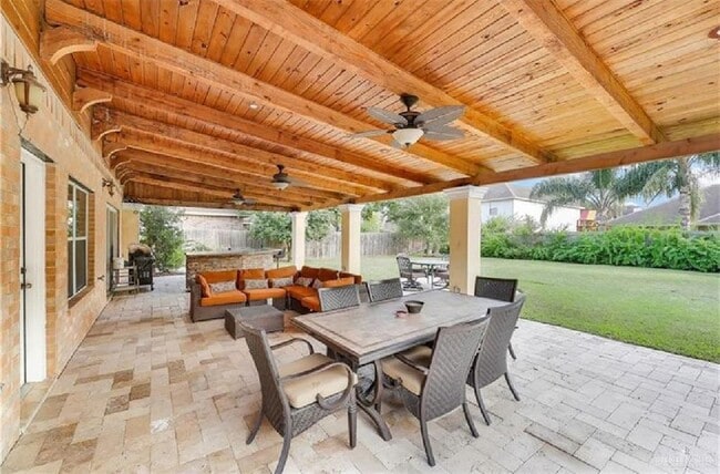 Building Photo - 24 Los Indios Pkwy