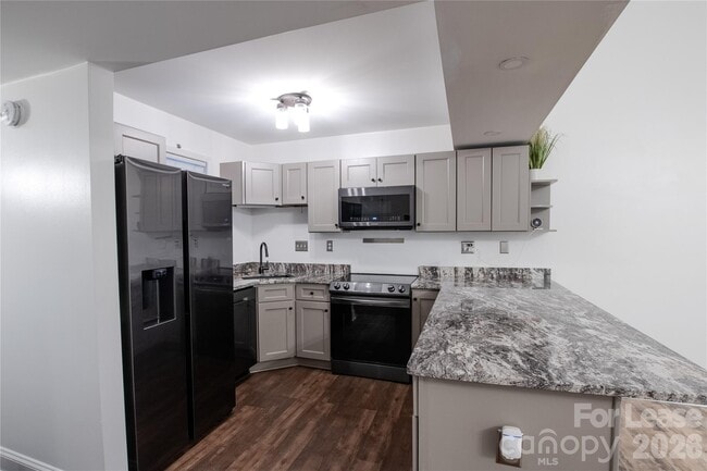 Building Photo - 100 Willow Run Dr