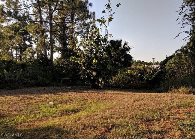 Building Photo - 2806-2804 Hawalaska St