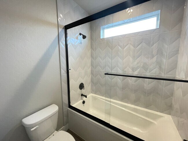 Building Photo - Newer Rathdrum Rancher