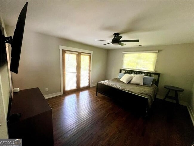 Building Photo - 1611 Wellswood Dr SE