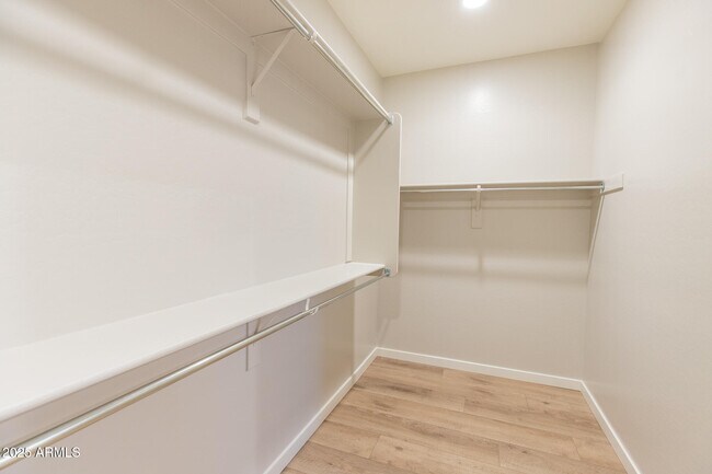 Building Photo - 3717 E Flower St