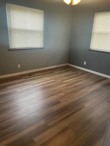 Building Photo - 2718 W 59th St