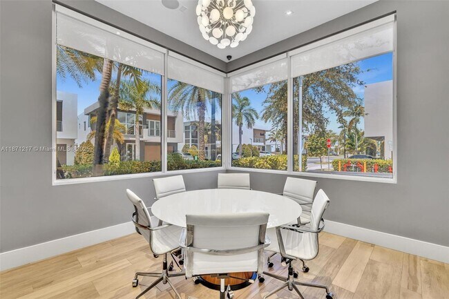Building Photo - 9870 NW 74th Terrace