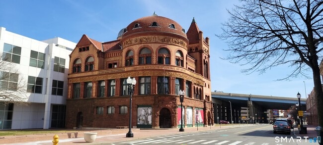 Building Photo - 365 Glendale Ave