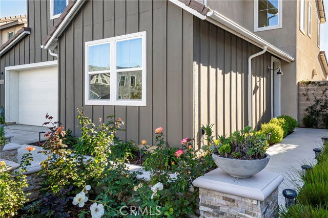 Building Photo - 25948 Meadow Dr