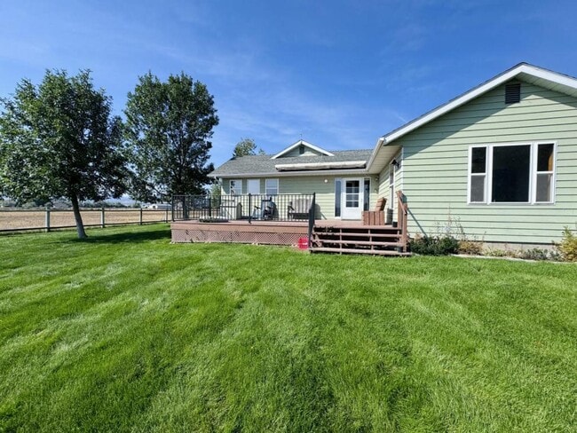 Building Photo - 3675 Juniper Dr