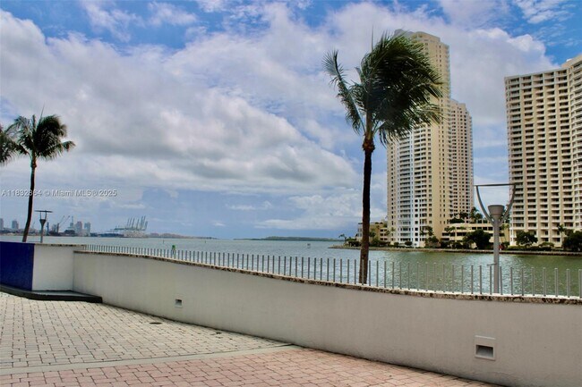 Building Photo - 325 S Biscayne Blvd