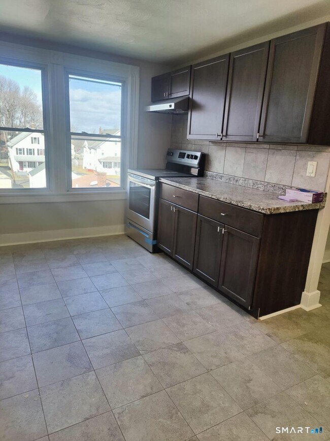 Building Photo - 12 Garfield St