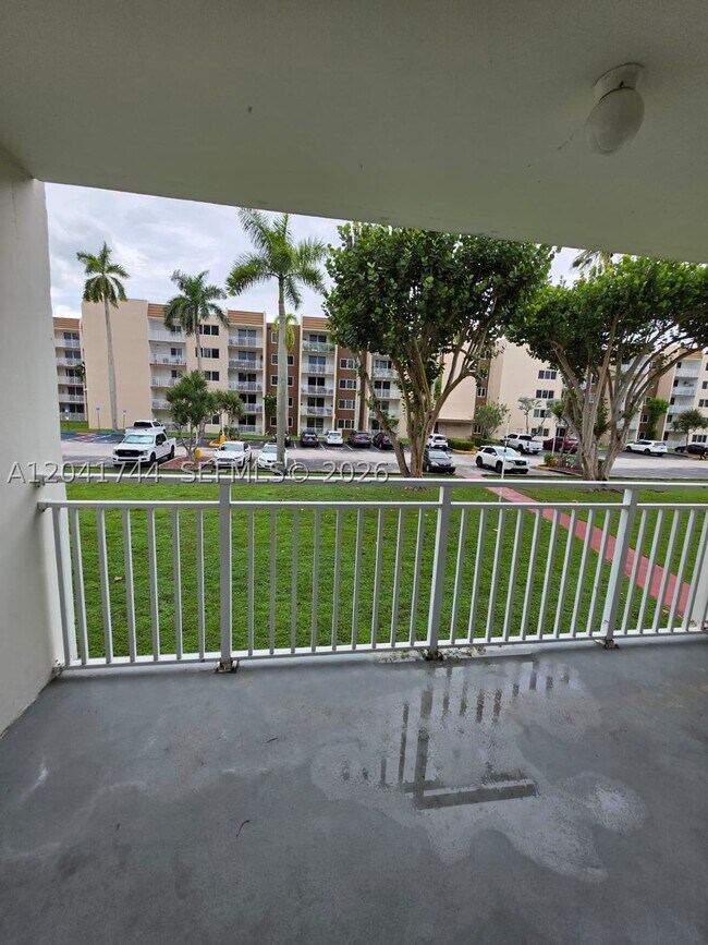 Building Photo - 6930 Miami Gardens Dr