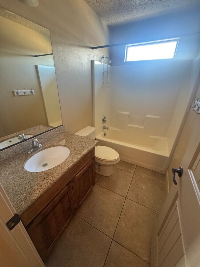 Building Photo - Millcreek Springs Townhome