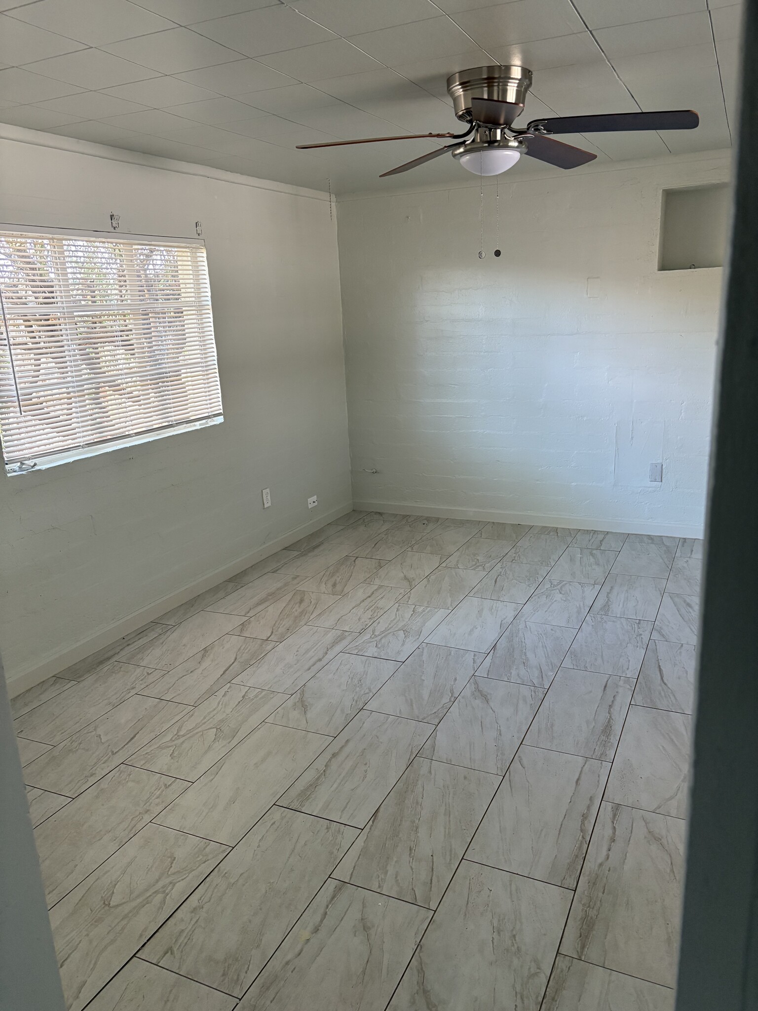 Building Photo - 250 S Grand Dr