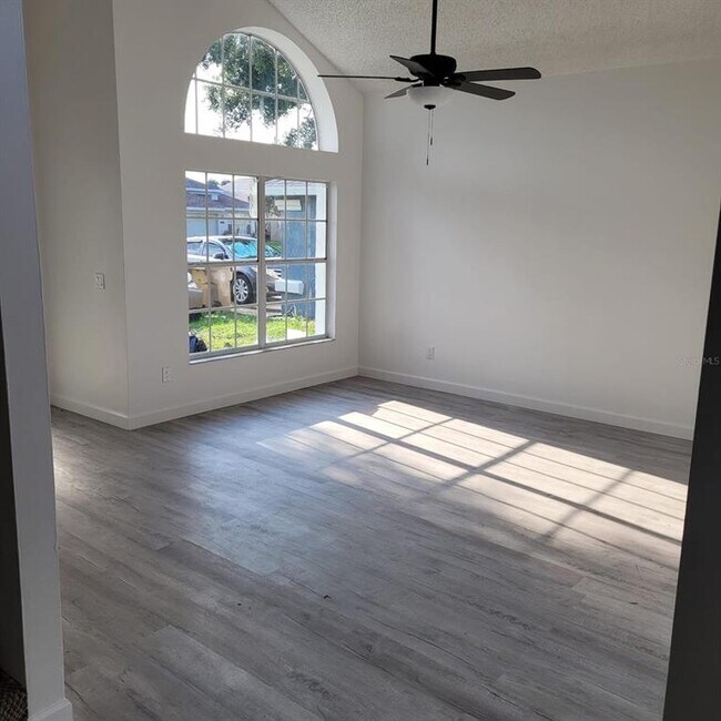 Building Photo - 214 Bay Head Dr