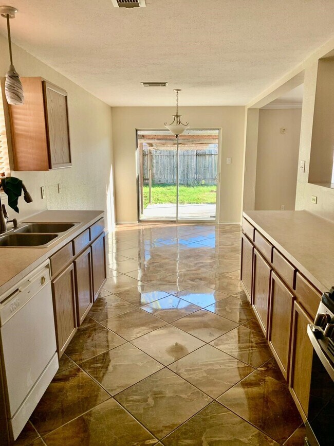 Building Photo - 6019 Fallmont Dr