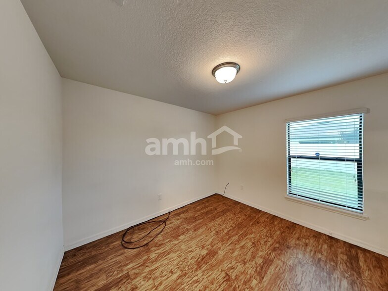 Building Photo - 619 Chatham Walk Dr