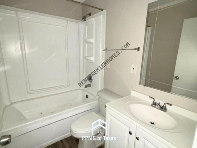Building Photo - 708 Lehman Dr