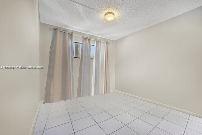 Building Photo - 9912 Hammocks Blvd