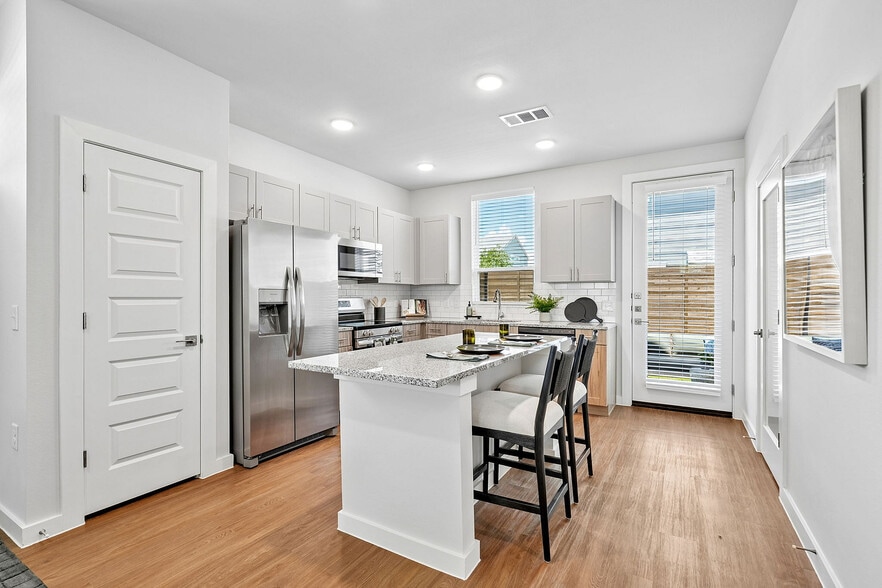 YardHomes Rowlett Creek Kitchen - YardHomes Rowlett Creek