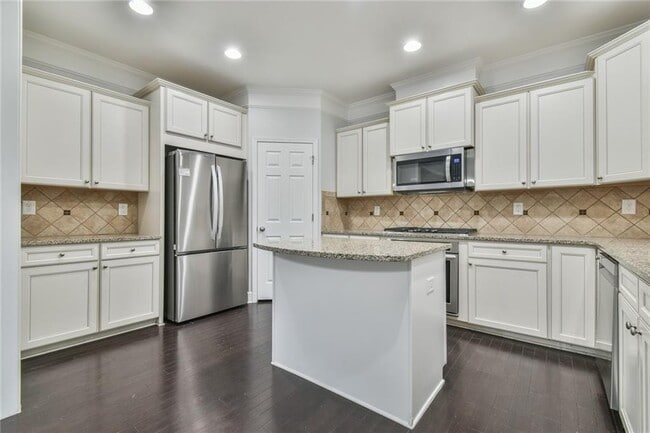 Building Photo - 1518 Woodbridge Way NE