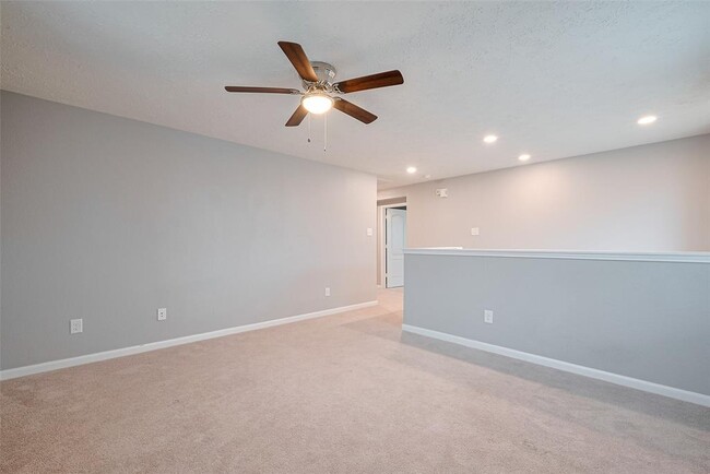 Building Photo - 5011 Pine Ridge Knoll Ct
