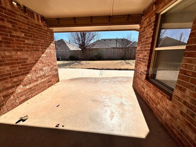 Building Photo - 13204 SW 2nd Terrace