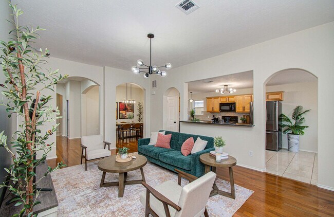 Building Photo - 7211 Crescent Mills Dr