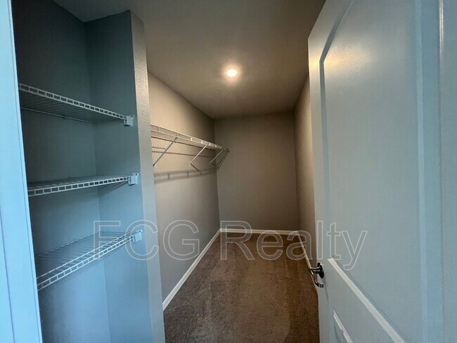 Building Photo - 711 Gila Dr