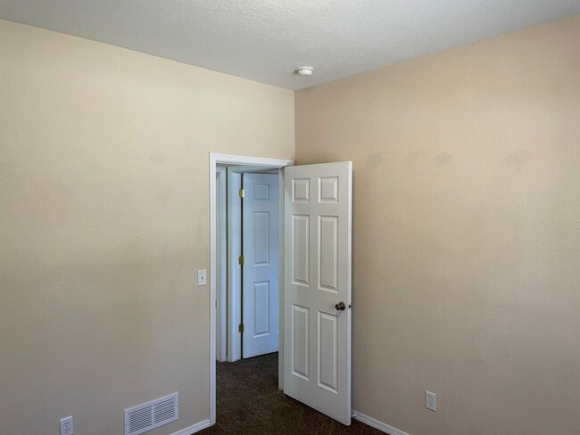 Building Photo - Adorable 3 Bedroom Home in Woodland Park