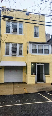 Building Photo - 141 67th St