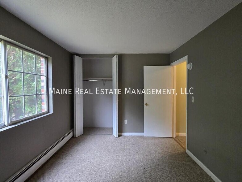 Building Photo - 10 Tall Pines Dr
