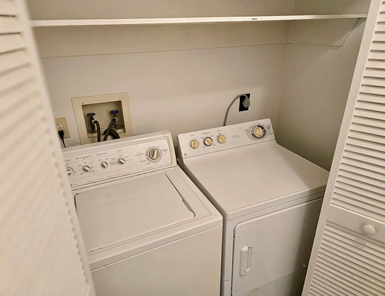 Building Photo - 1600 Big Tree Rd