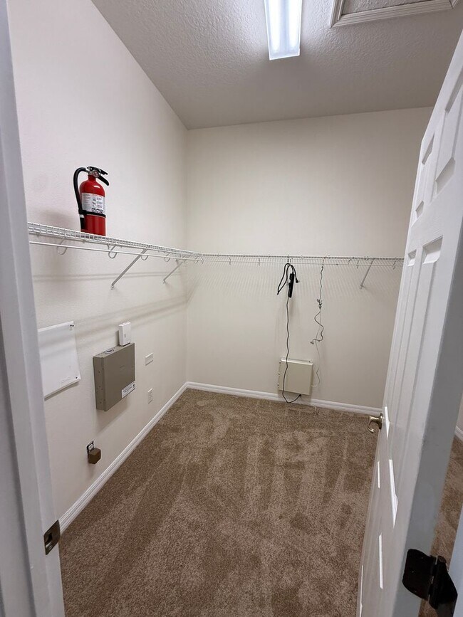 Building Photo - 4 Bedroom 3 Bath Single Family Home Laurel...