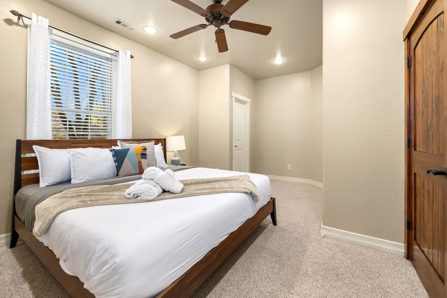 Building Photo - 4933 Trout Farm Rd