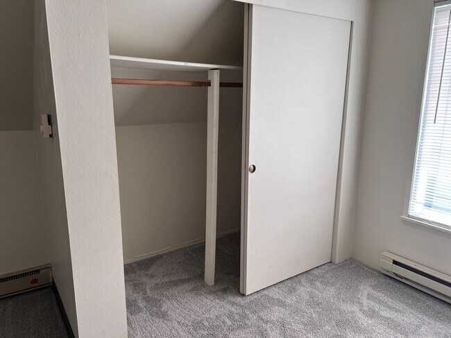 Building Photo - Charming Top-Floor Studio with Scenic Views at The Willows