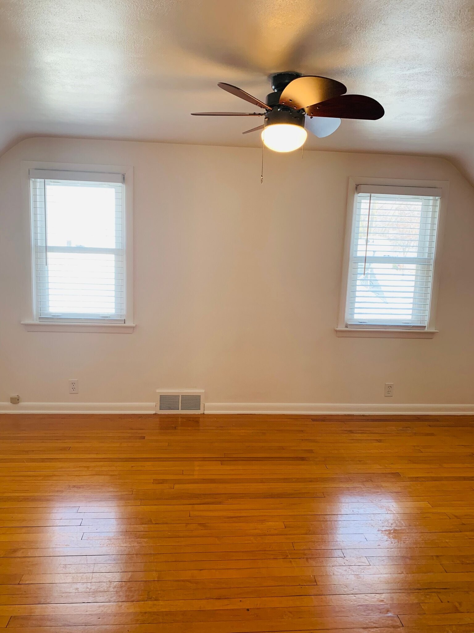 Building Photo - 1915 N Alvin St