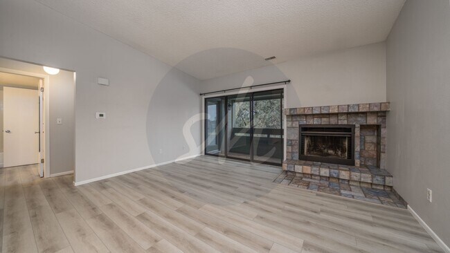 Building Photo - Westside Condo