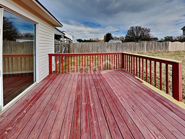 Building Photo - 2720 Waycross Dr