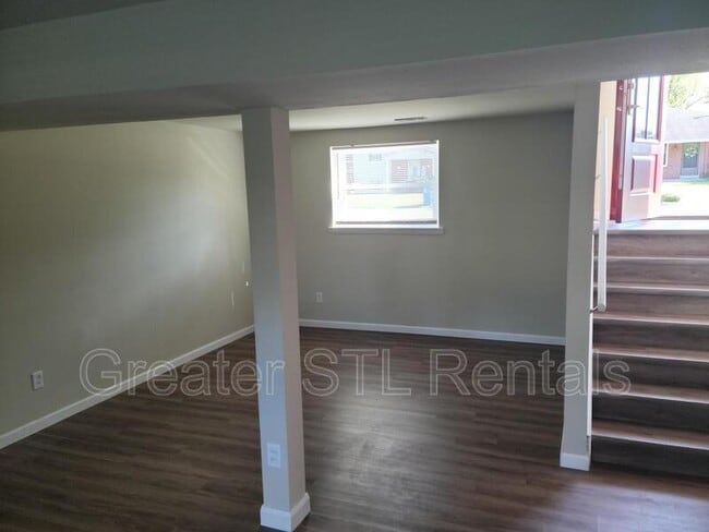 Building Photo - 11937 Glenmar Dr