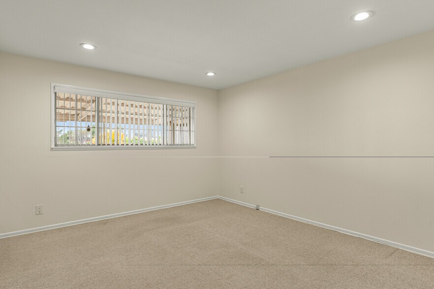 Building Photo - 817 Malone Dr