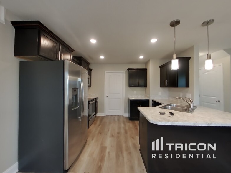 Building Photo - 509 Sourwood Dr