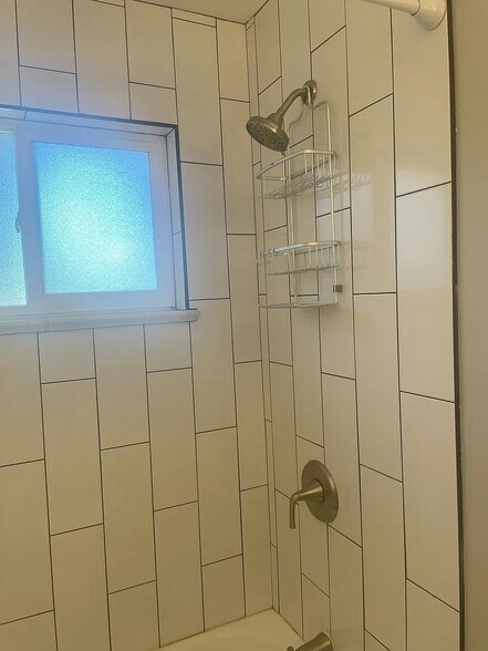 Building Photo - 4562 Everett St