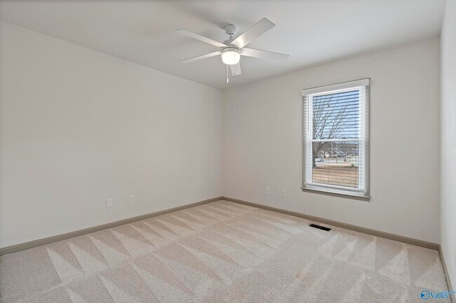 Building Photo - 220 Andra St