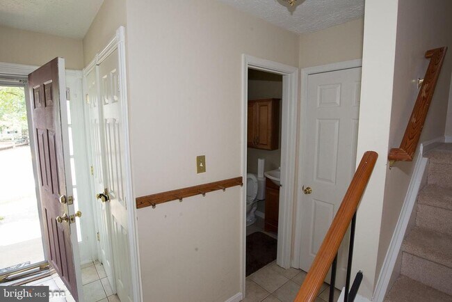 Building Photo - 6128 Hoskins Hollow Cir